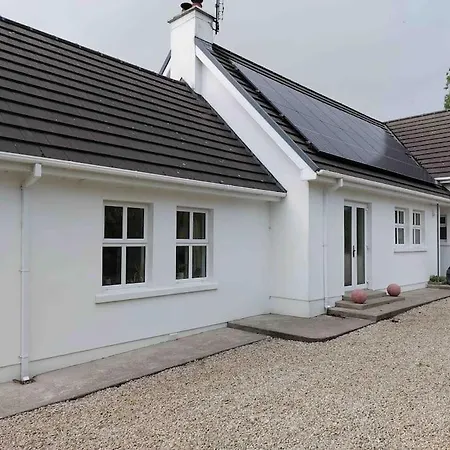 Stunning Set In Private Native Woodland Daire *