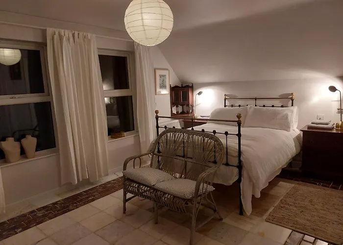 Stunning Set In Private Native Woodland Ramelton