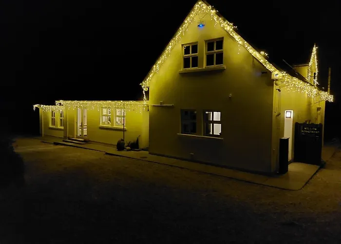 Stunning Set In Private Native Woodland 公寓